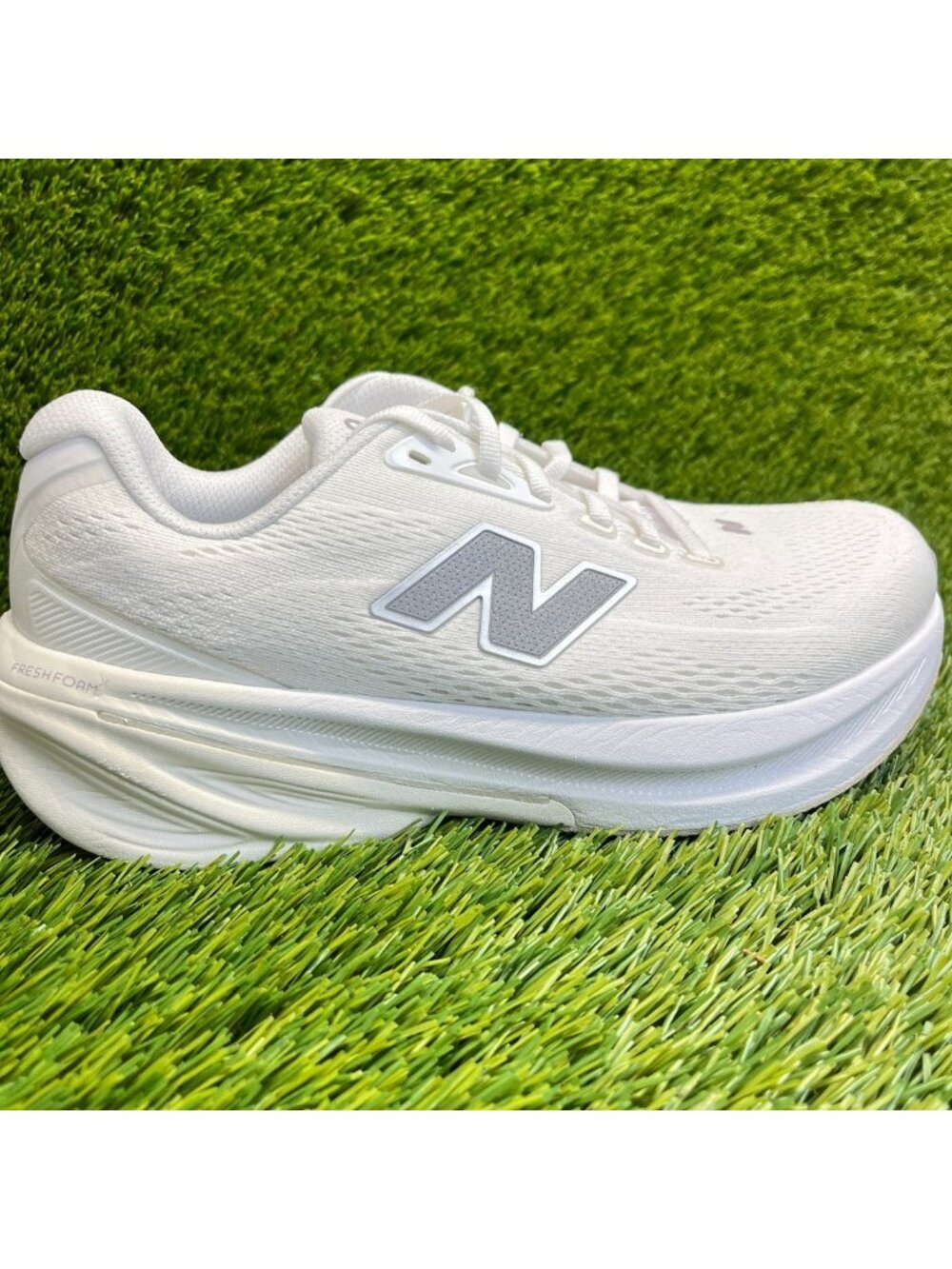 New Balance Fresh Foam X 860 V15 Womens Size 8 White Gray Running Shoes Sneakers